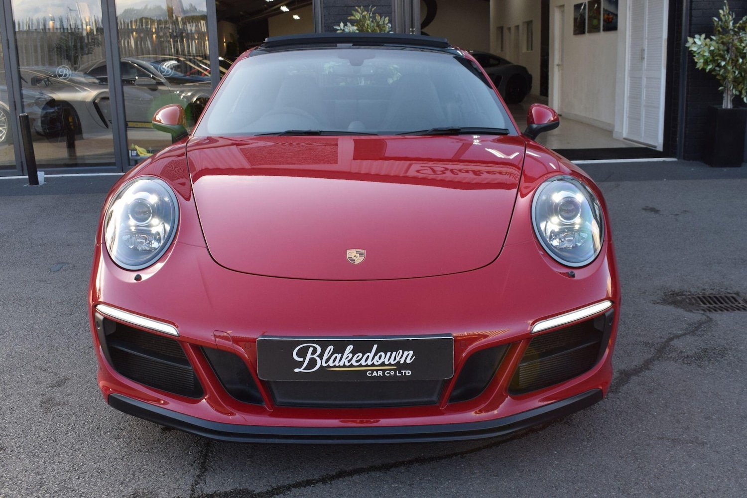 Used Porsche 911 2017 for sale - 76752822: Photo 2