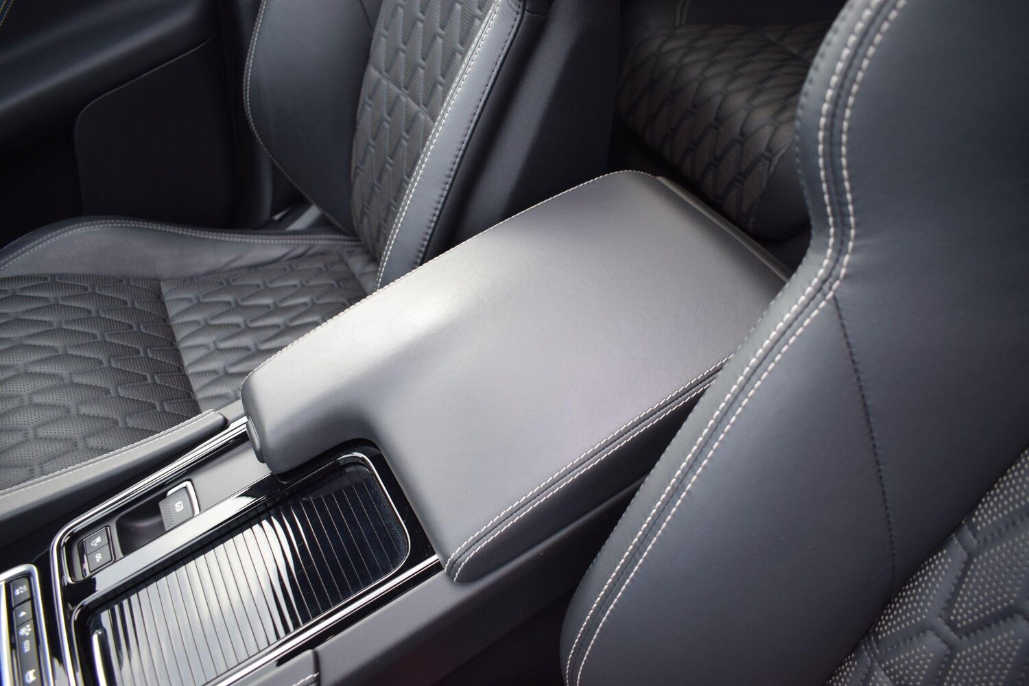 Used Jaguar F-Pace 2020 for sale - 76823926: Photo 32