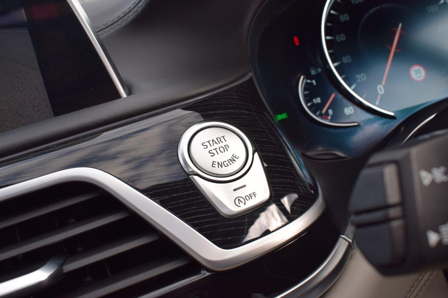 Used BMW 7 Series 2018 for sale - 77039902: Photo 32