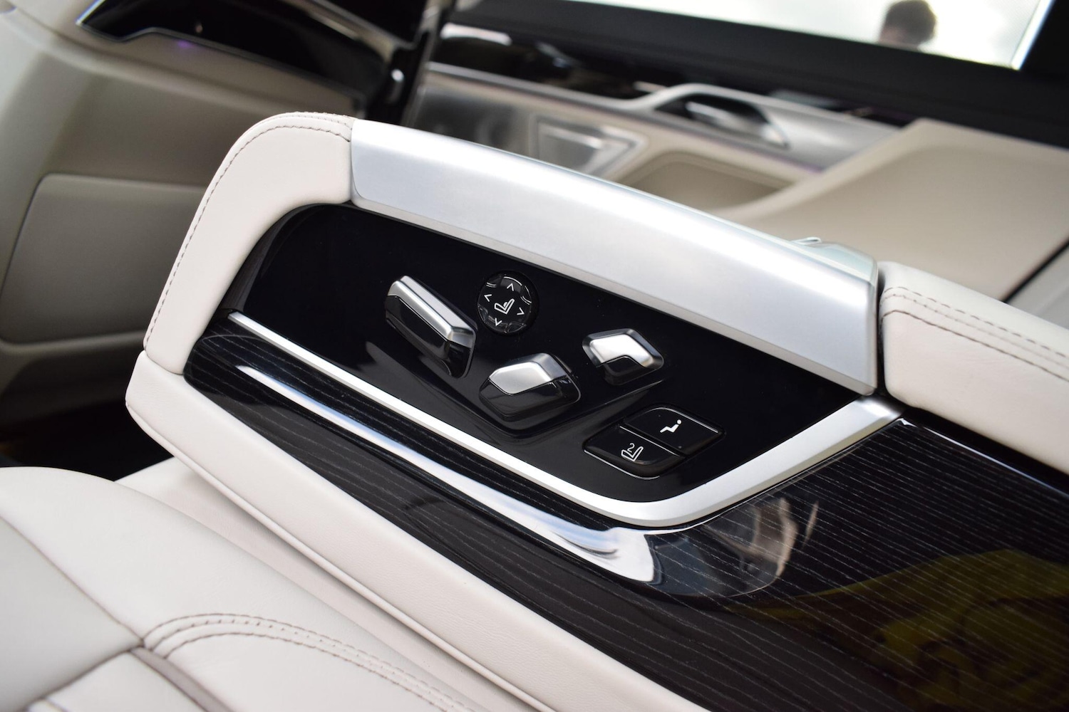 Used BMW 7 Series 2018 for sale - 77039902: Photo 42