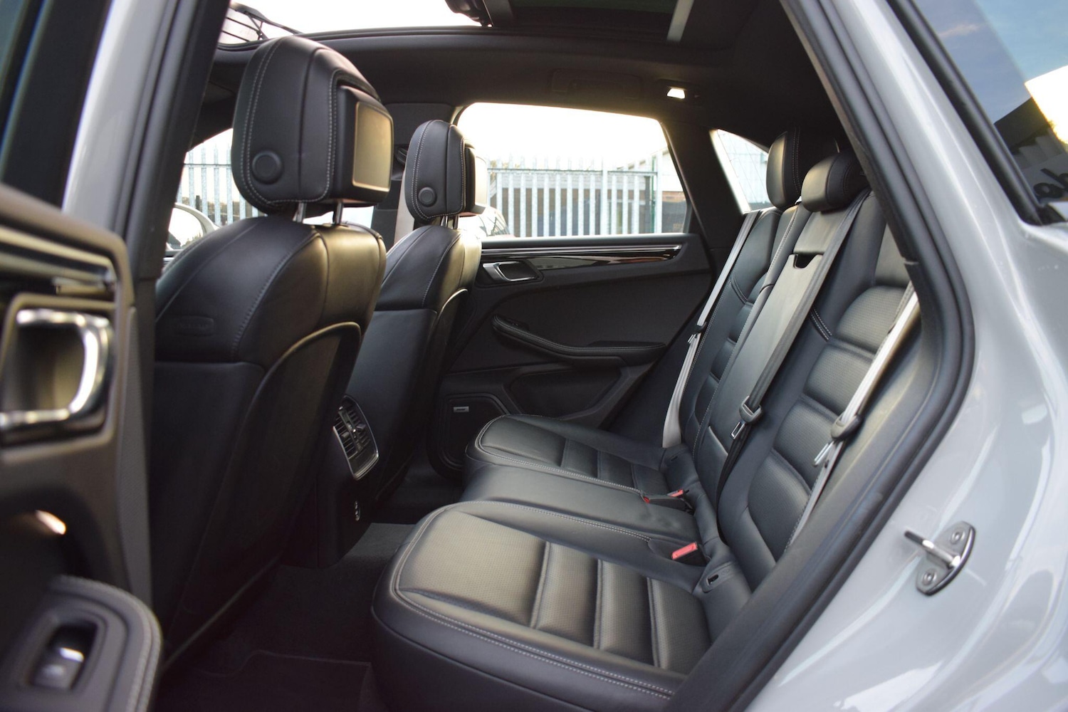 Used Porsche Macan 2022 for sale - 77291760: Photo 26