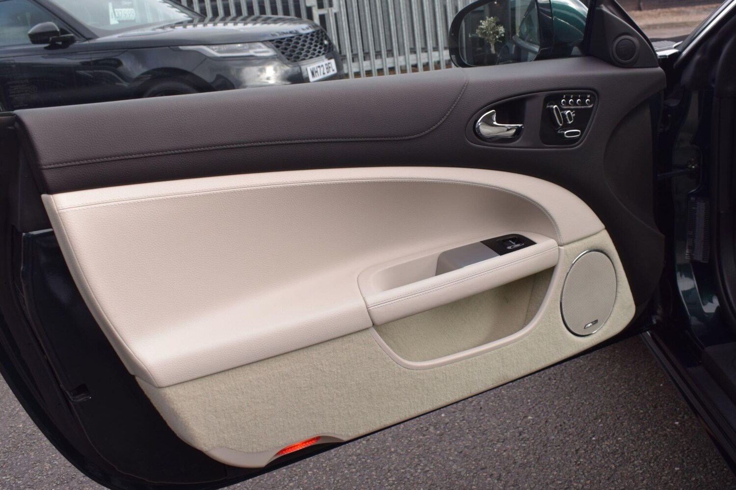 Used Jaguar XK 2013 for sale - 77737914: Photo 17