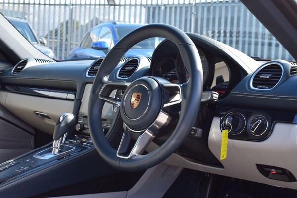 Used Porsche 718 Cayman 2018 for sale - 76094953: Photo 11