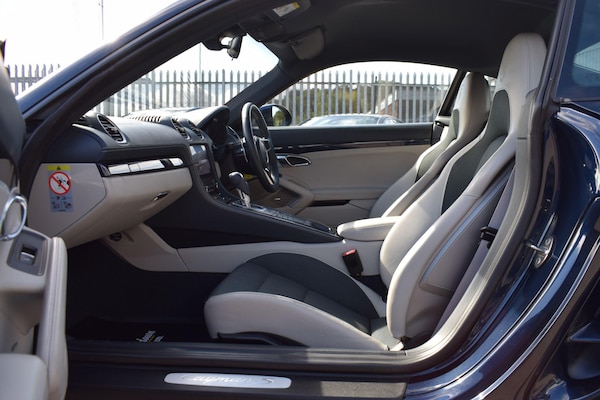 Used Porsche 718 Cayman 2018 for sale - 76094953: Photo 8