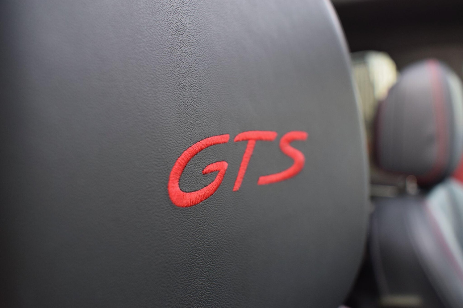Used Porsche Macan 2023 for sale - 76137755: Photo 19
