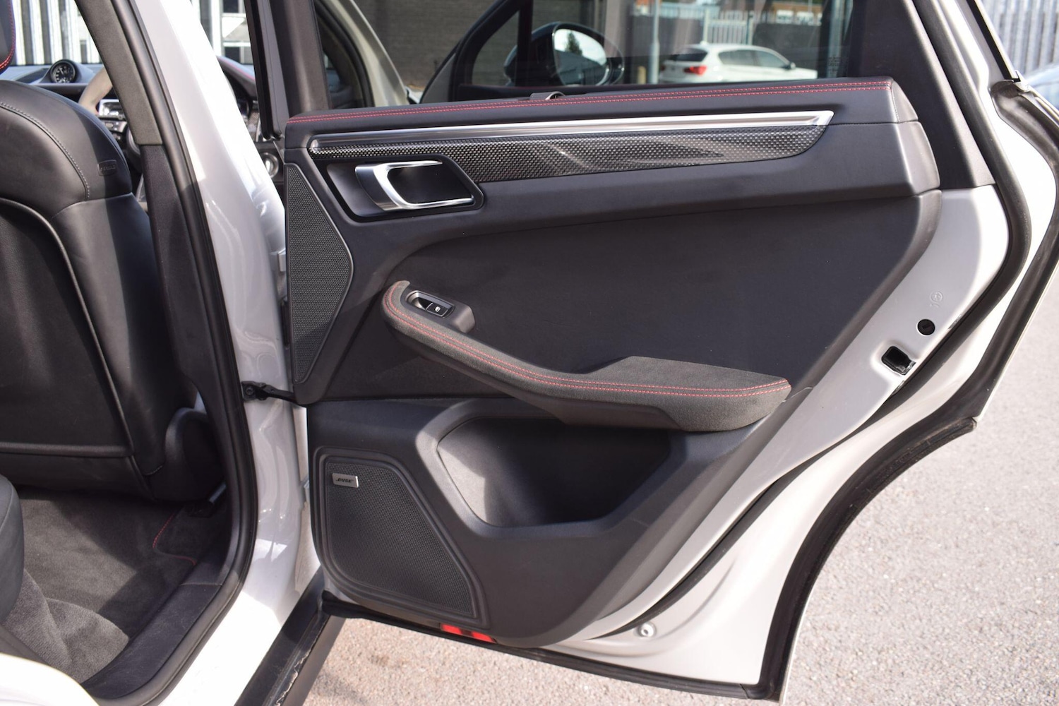 Used Porsche Macan 2023 for sale - 76137755: Photo 25