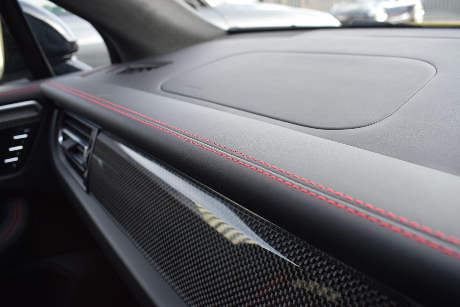 Used Porsche Macan 2023 for sale - 76137755: Photo 26