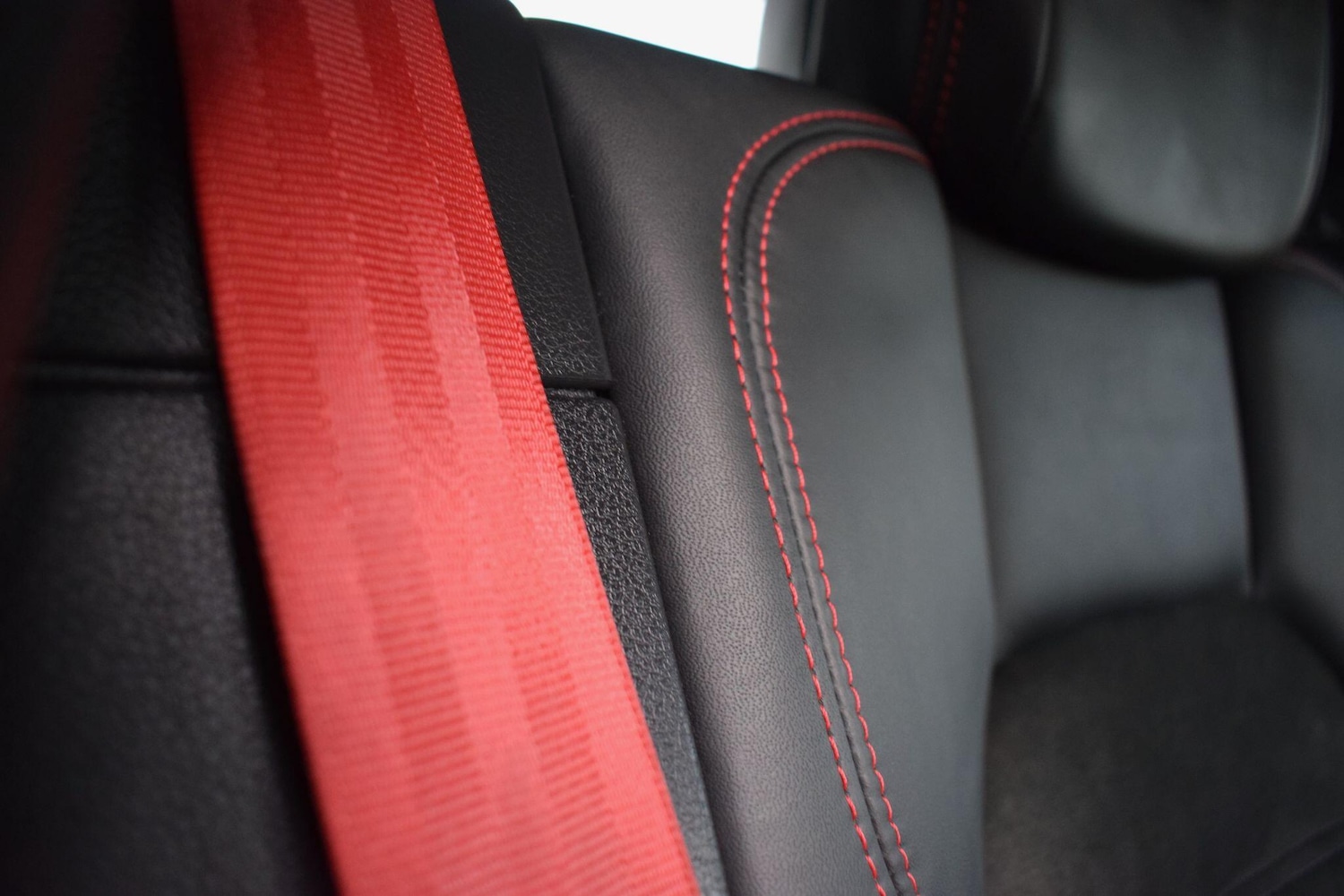 Used Porsche Macan 2023 for sale - 76137755: Photo 30