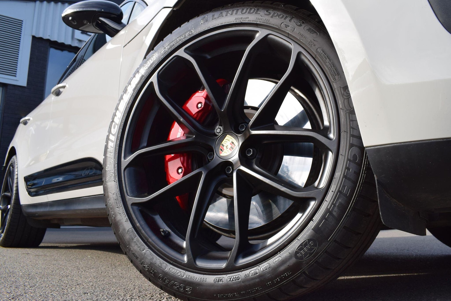 Used Porsche Macan 2023 for sale - 76137755: Photo 45