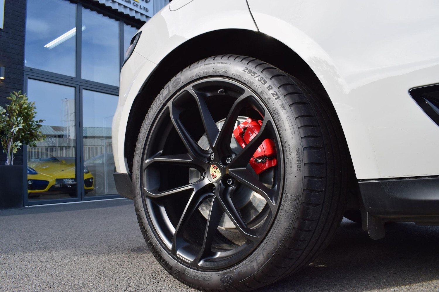 Used Porsche Macan 2023 for sale - 76137755: Photo 46