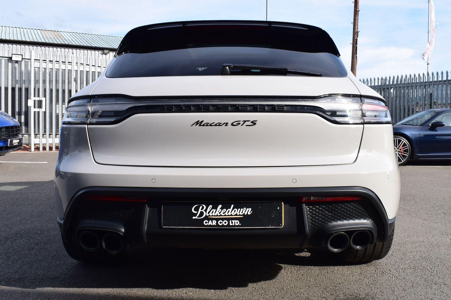 Used Porsche Macan 2023 for sale - 76137755: Photo 5
