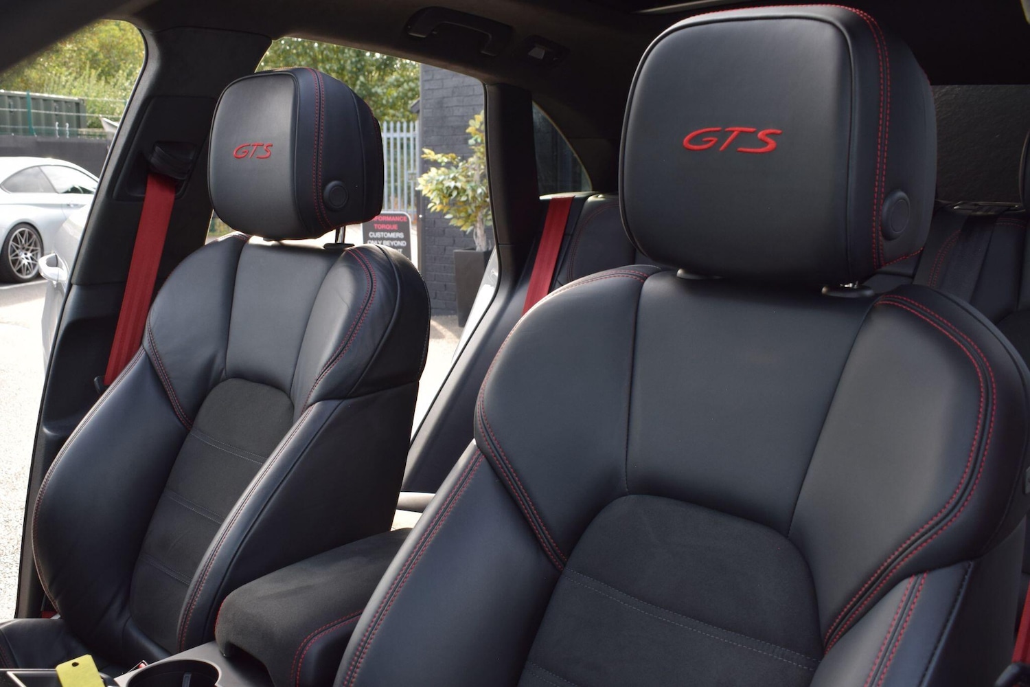 Used Porsche Macan 2023 for sale - 76137755: Photo 7