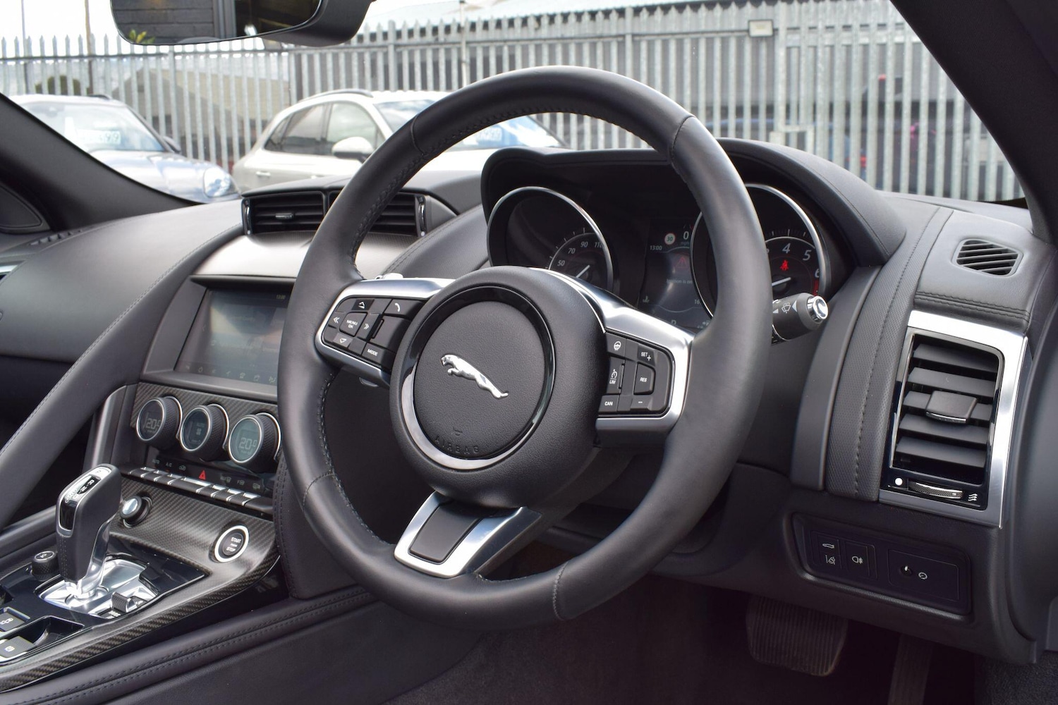 Used Jaguar F-Type 2018 for sale - 76136077: Photo 11