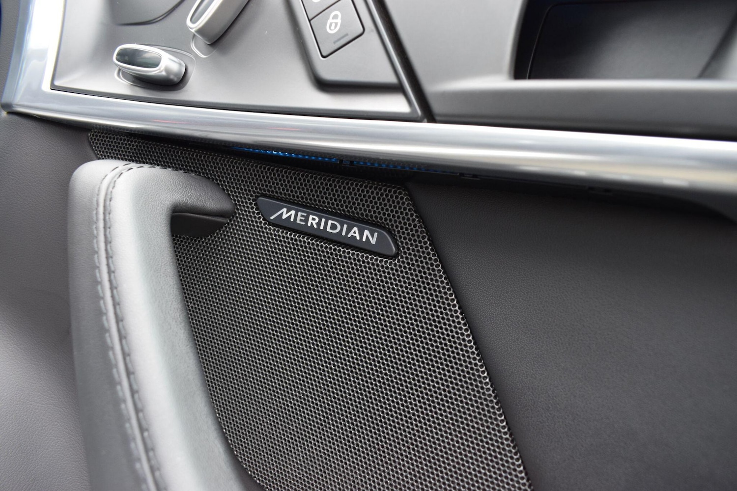 Used Jaguar F-Type 2018 for sale - 76136077: Photo 14