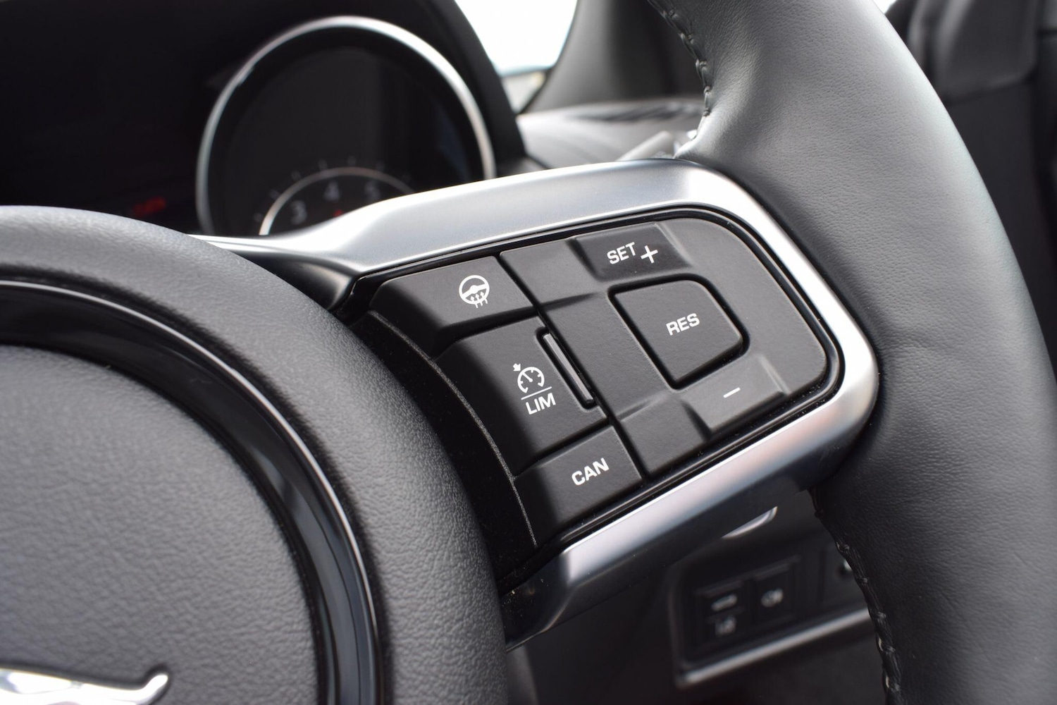 Used Jaguar F-Type 2018 for sale - 76136077: Photo 23