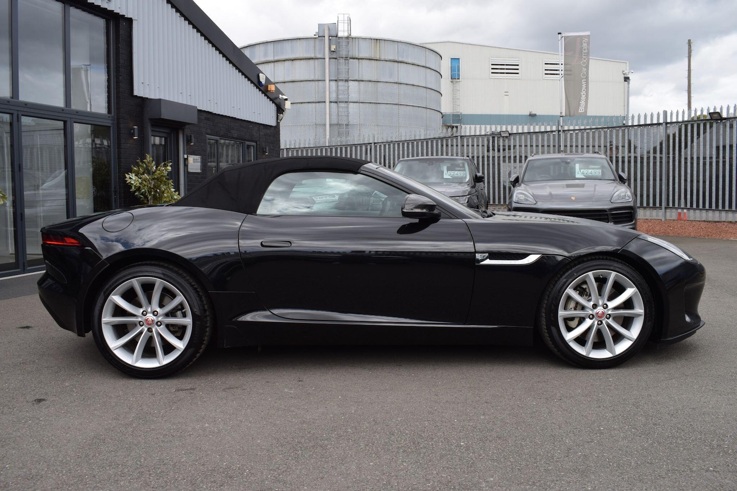 Used Jaguar F-Type 2018 for sale - 76136077: Photo 4