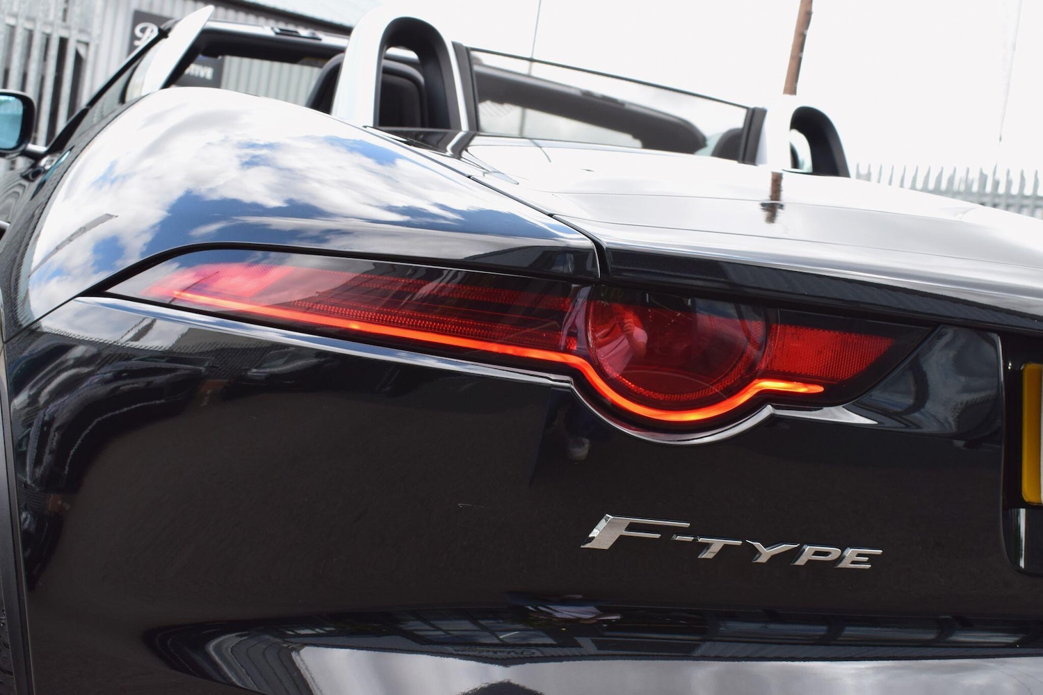 Used Jaguar F-Type 2018 for sale - 76136077: Photo 41