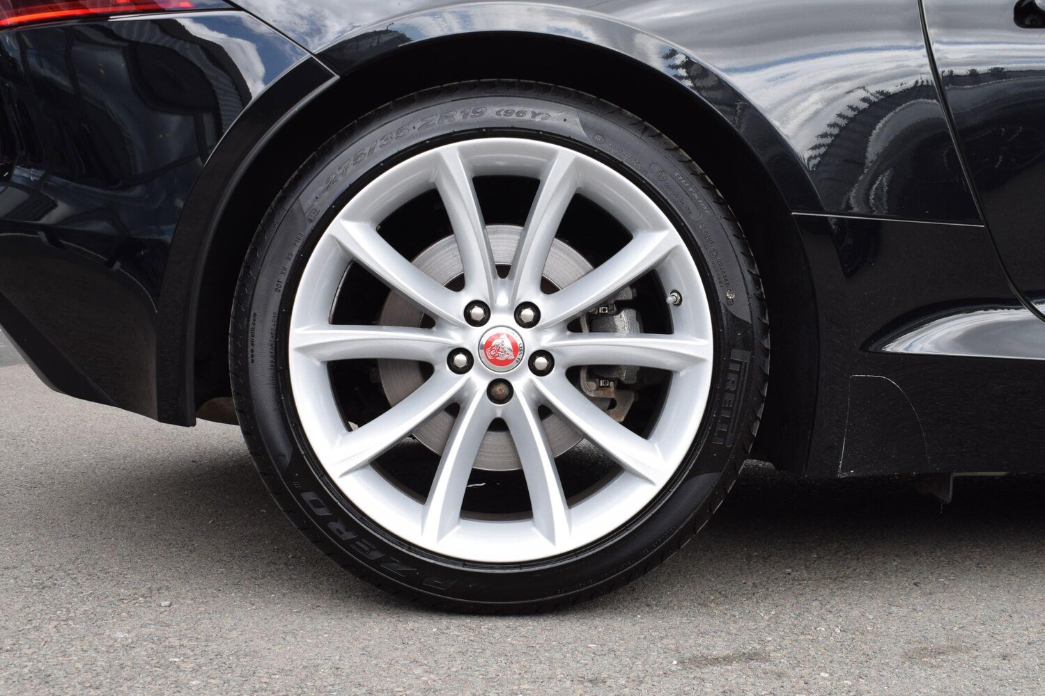 Used Jaguar F-Type 2018 for sale - 76136077: Photo 42