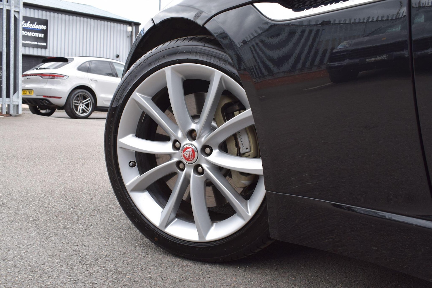 Used Jaguar F-Type 2018 for sale - 76136077: Photo 45