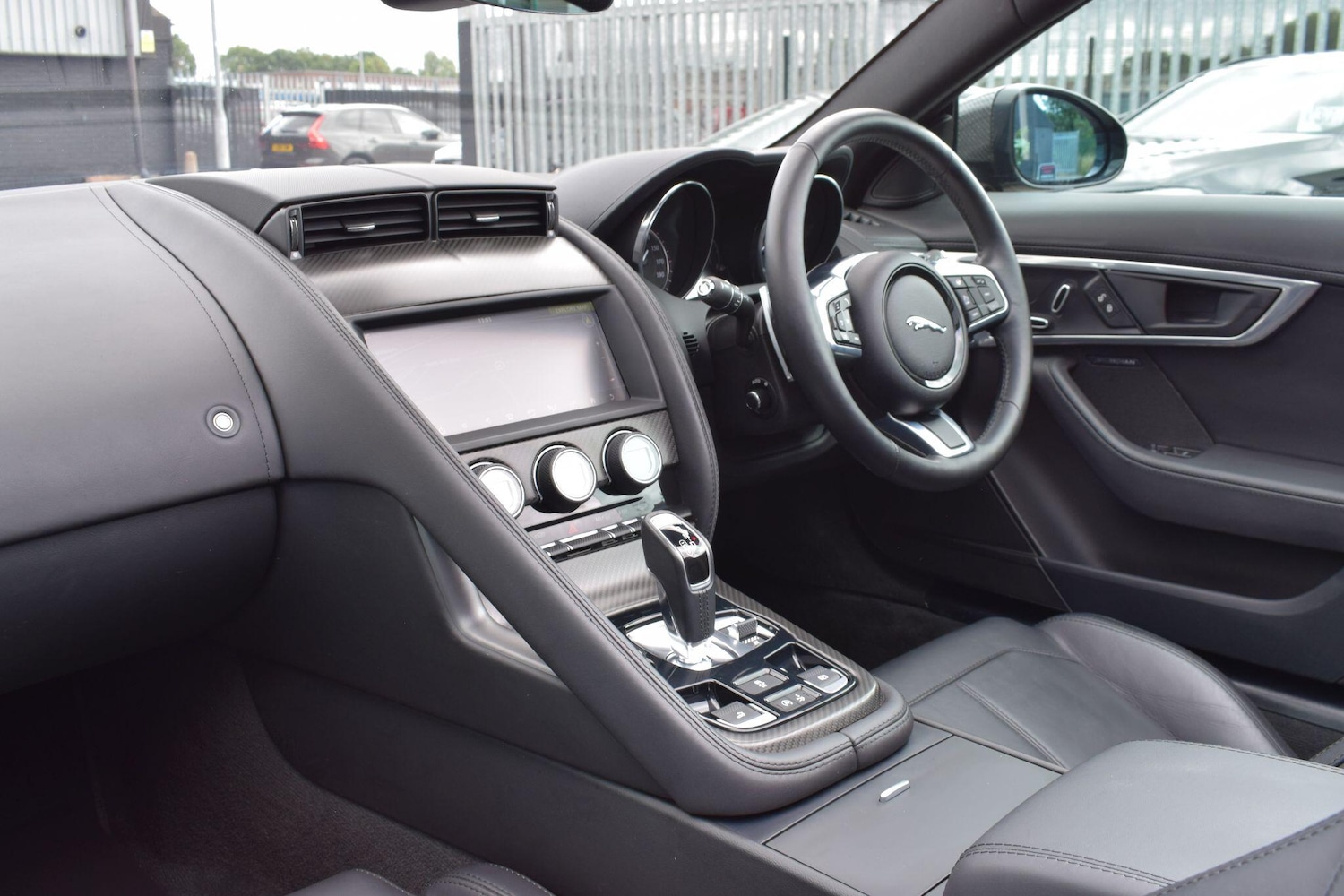 Used Jaguar F-Type 2018 for sale - 76136077: Photo 9