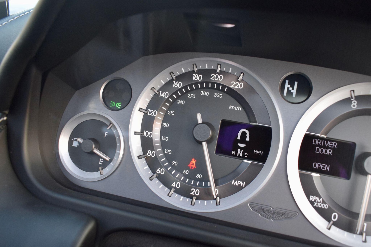 Used Aston Martin Vantage 2014 for sale - 77175498: Photo 11