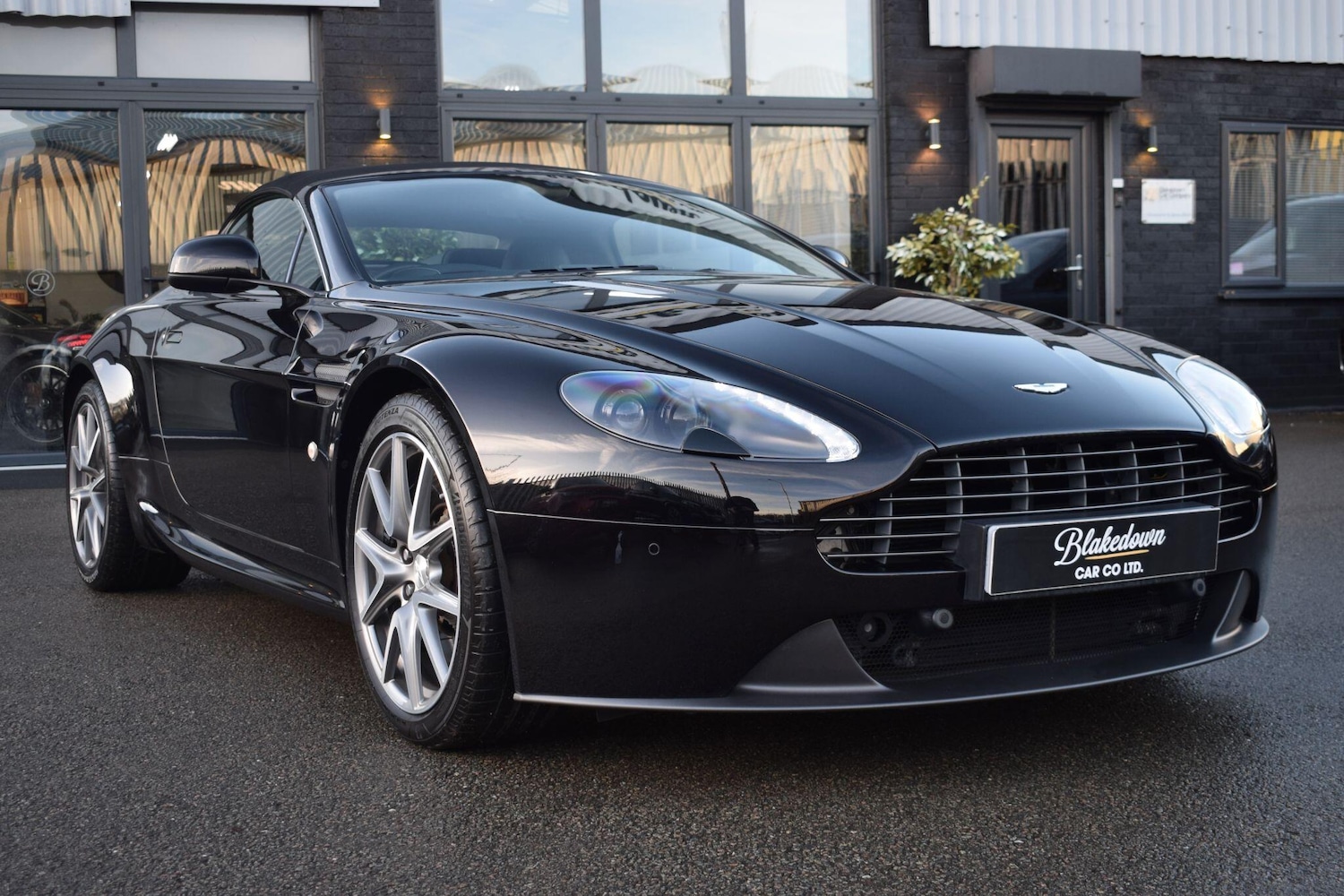 Used Aston Martin Vantage 2014 for sale - 77175498: Photo 32