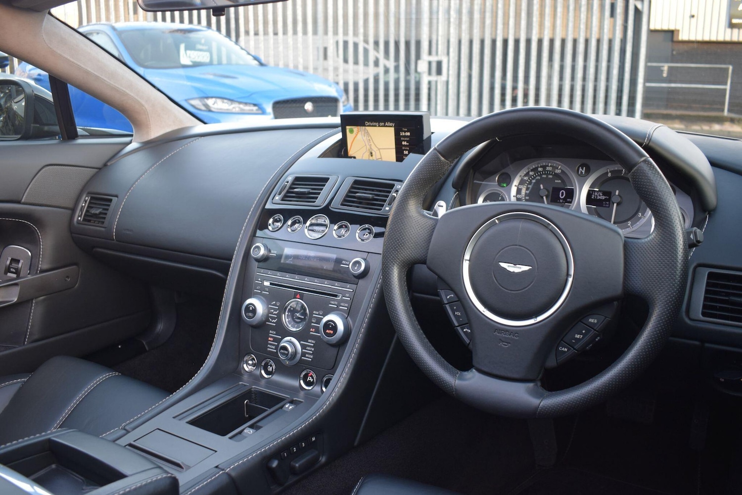 Used Aston Martin Vantage 2014 for sale - 77175498: Photo 9