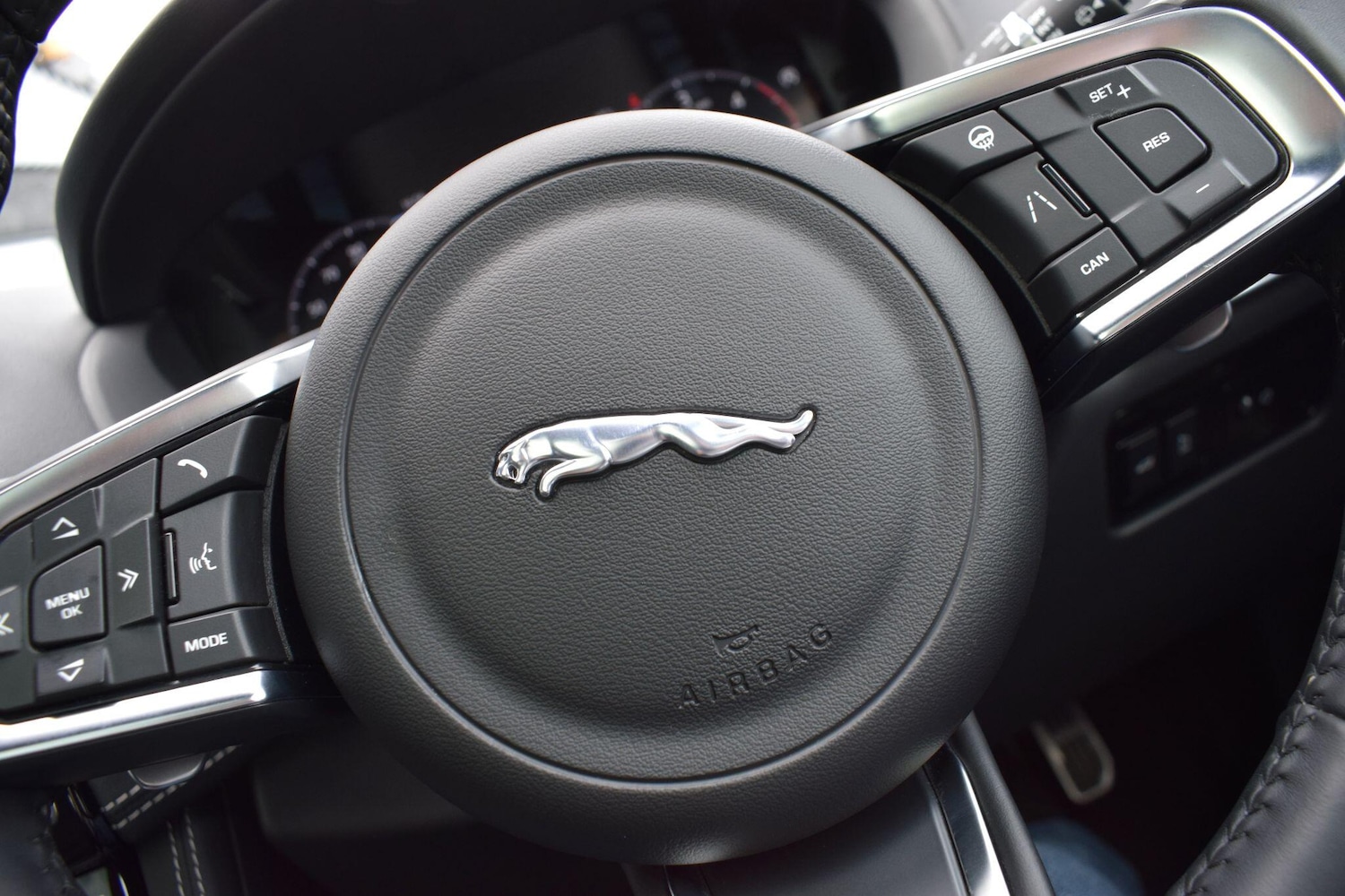 Used Jaguar F-Pace 2020 for sale - 76094422: Photo 16
