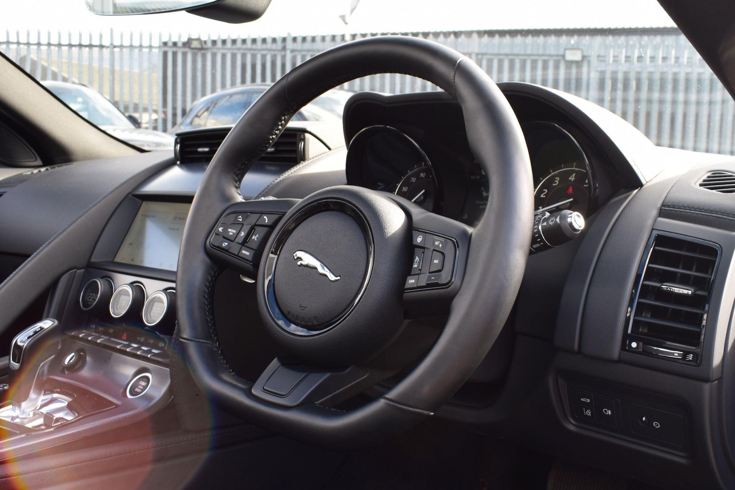 Used Jaguar F-Type 2018 for sale - 77892083: Photo 14