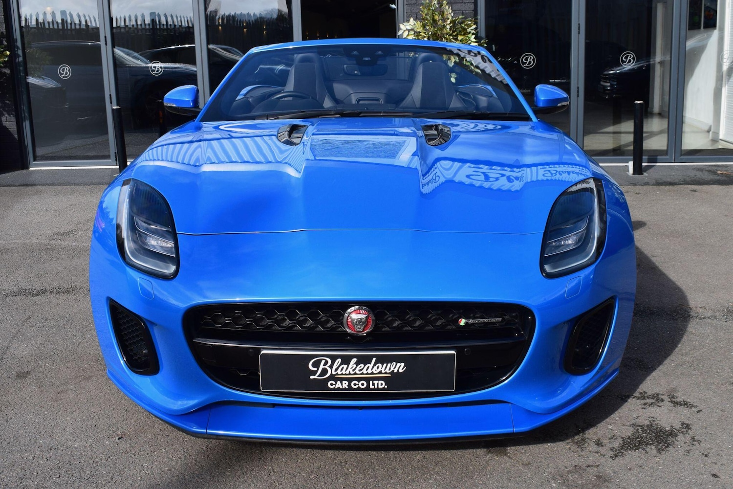 Used Jaguar F-Type 2018 for sale - 77892083: Photo 2