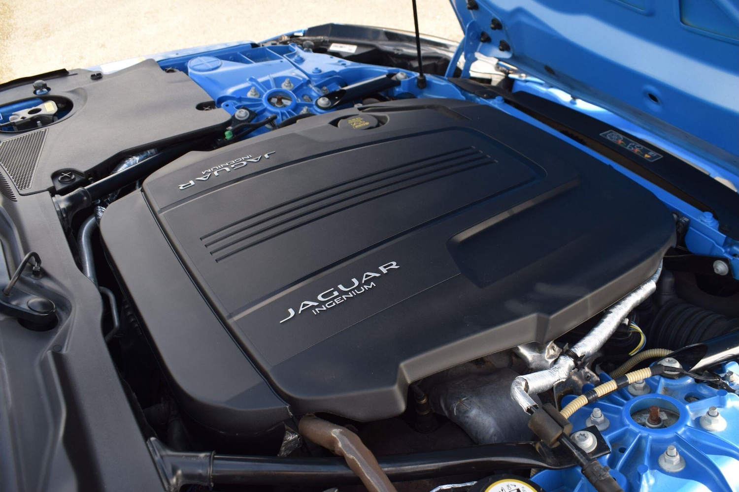 Used Jaguar F-Type 2018 for sale - 77892083: Photo 29