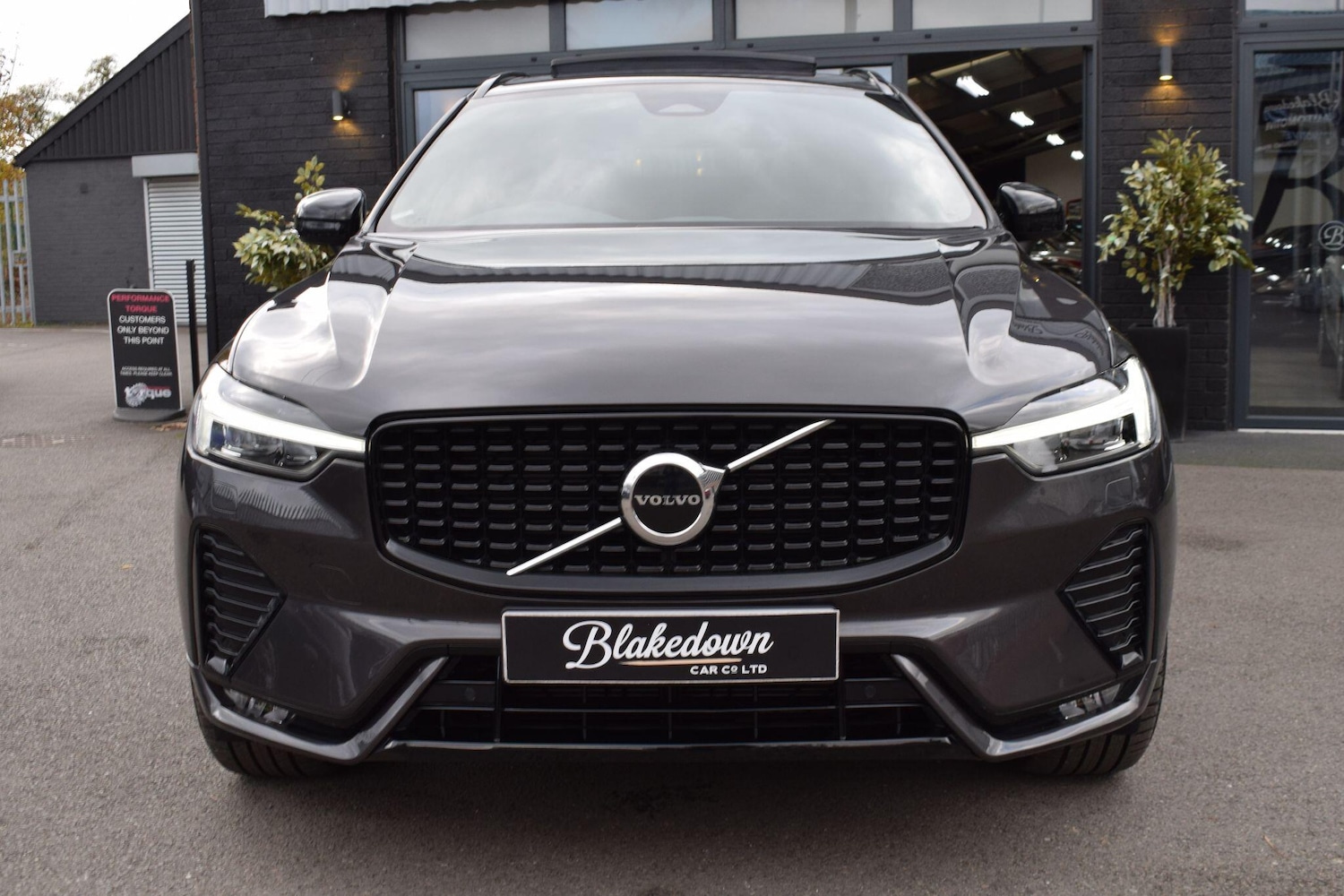Used Volvo XC60 2021 for sale - 76528020: Photo 2