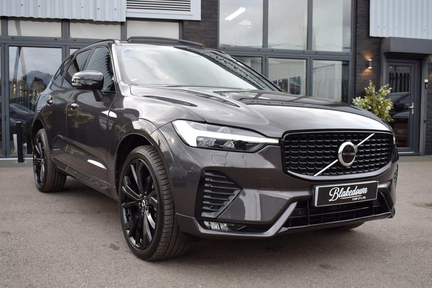 Used Volvo XC60 2021 for sale - 76528020: Photo 3