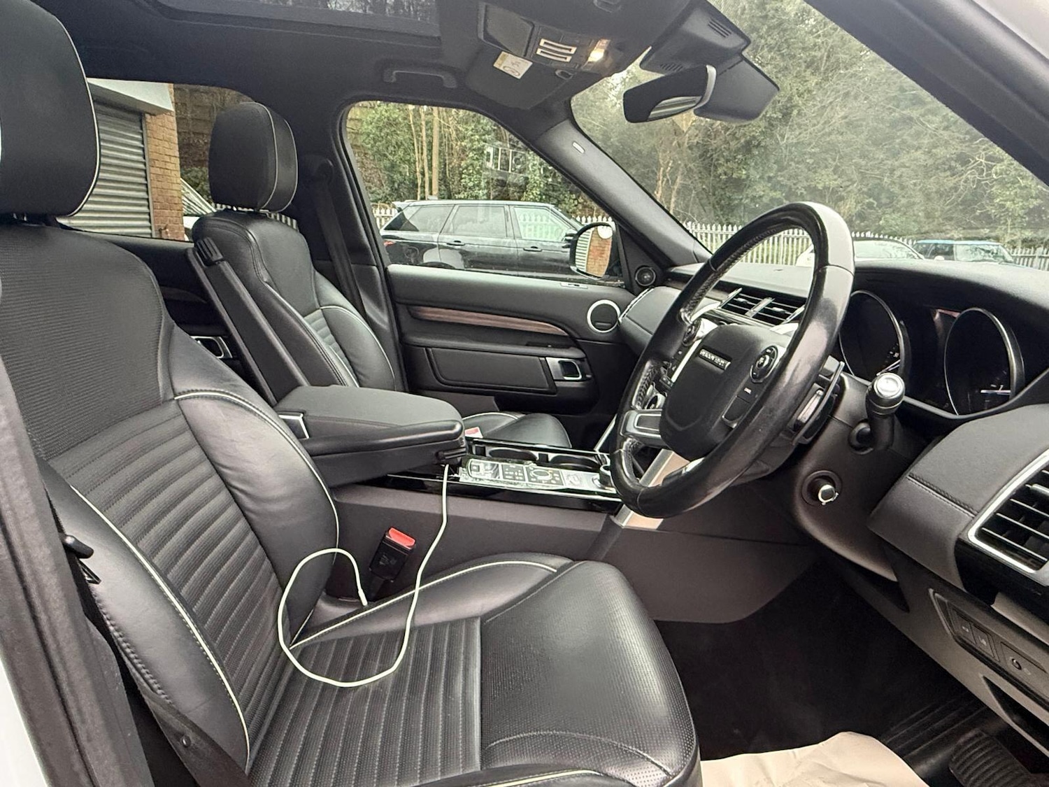 Used Land Rover Discovery 2017 for sale - 77215131: Photo 8