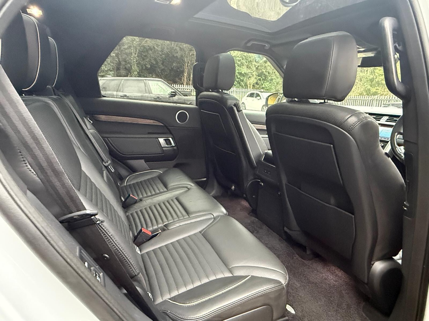 Used Land Rover Discovery 2017 for sale - 77215131: Photo 9