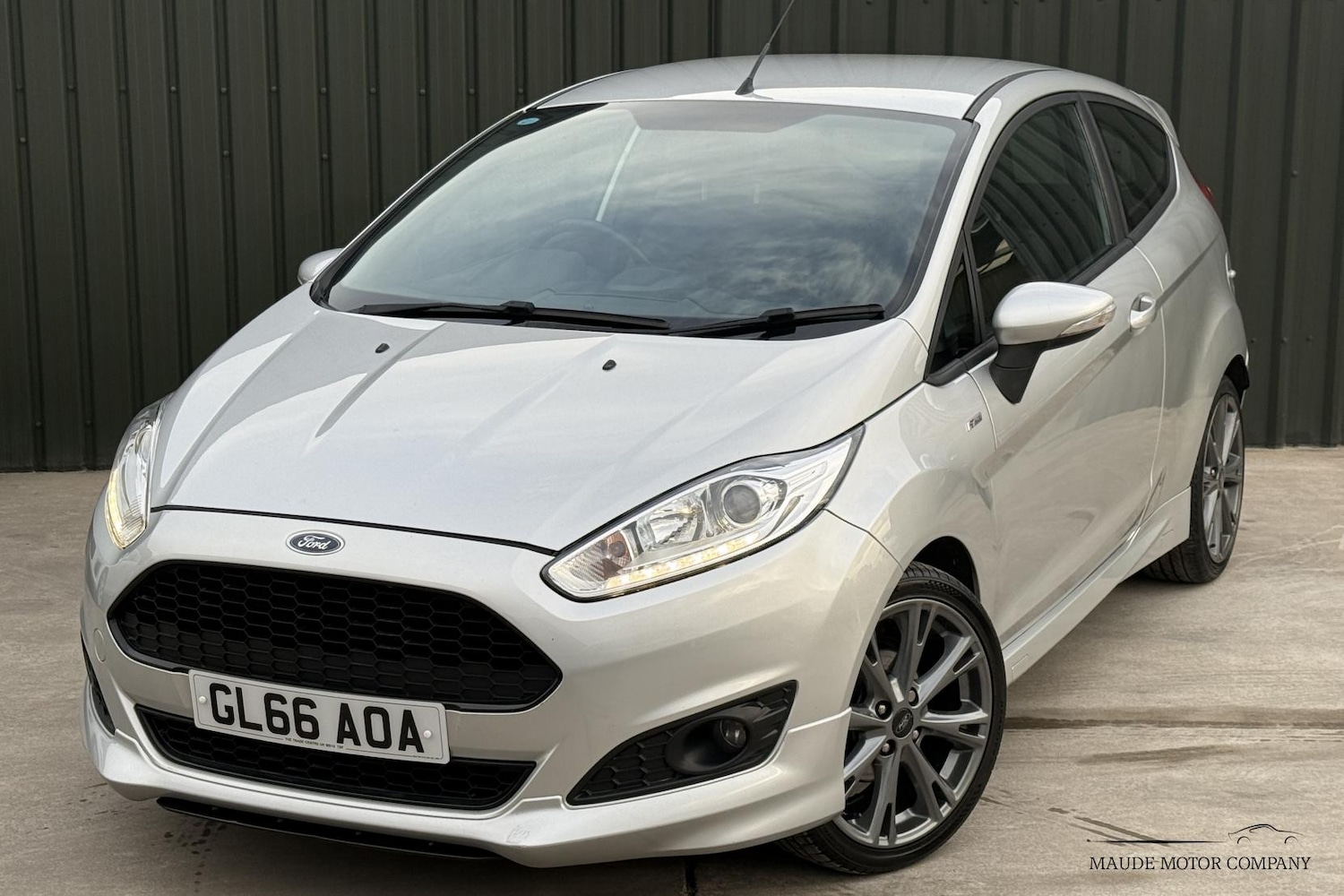 Used Ford Fiesta 2016 for sale - 76818125: Photo 1