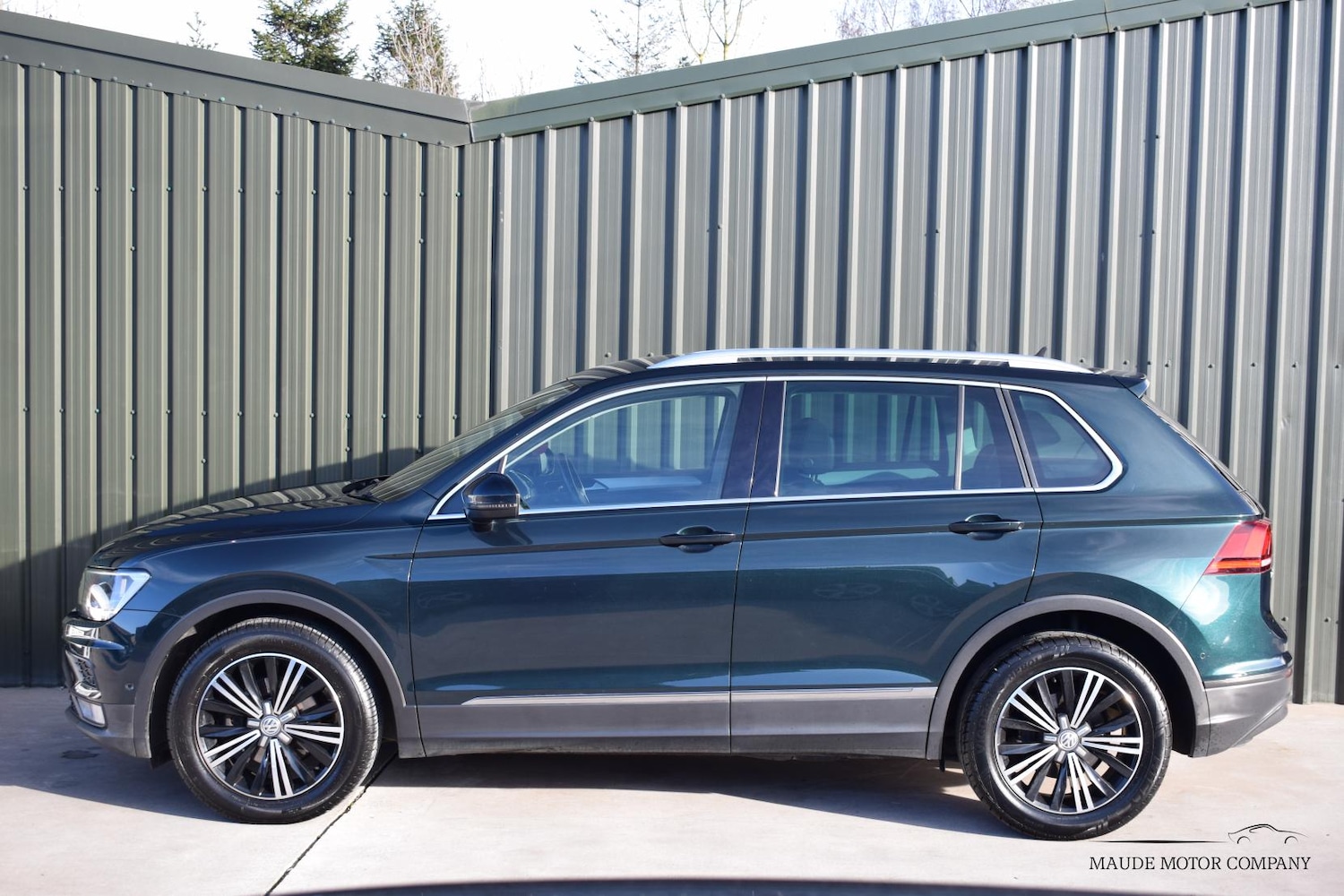 Used Volkswagen Tiguan 2017 for sale - 76818109: Photo 2