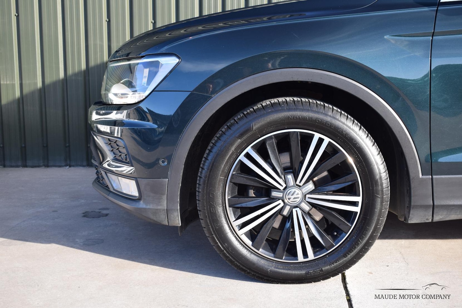 Used Volkswagen Tiguan 2017 for sale - 76818109: Photo 3