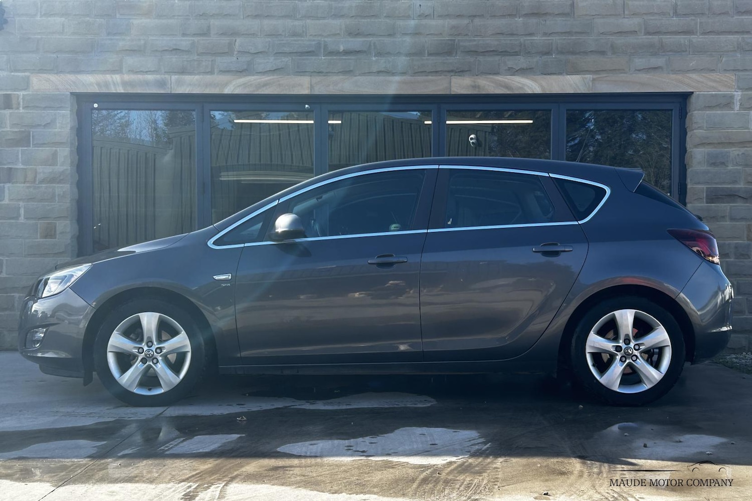 Used Vauxhall Astra 2011 for sale - 77813080: Photo 3