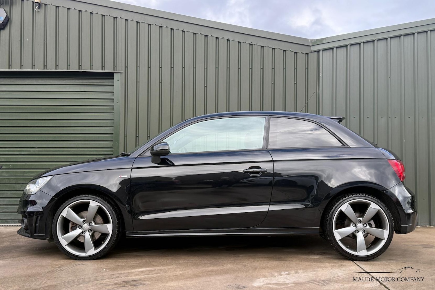 Used Audi A1 2012 for sale - 76818122: Photo 2