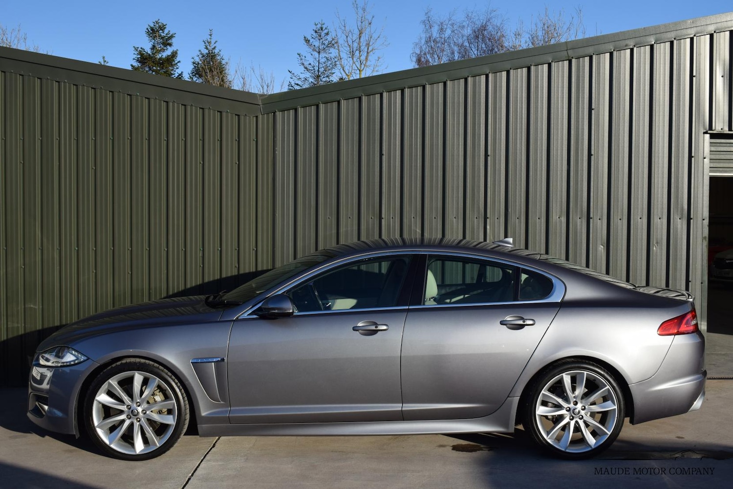 Used Jaguar XF 2013 for sale - 76818119: Photo 2