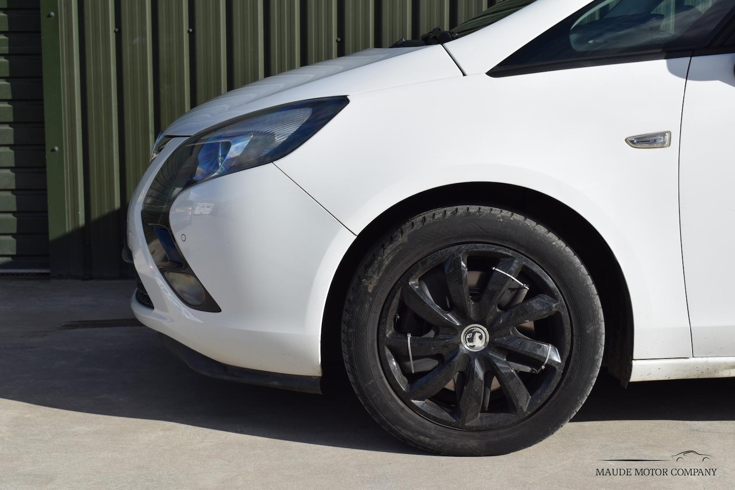 Used Vauxhall Zafira Tourer 2013 for sale - 76818114: Photo 2