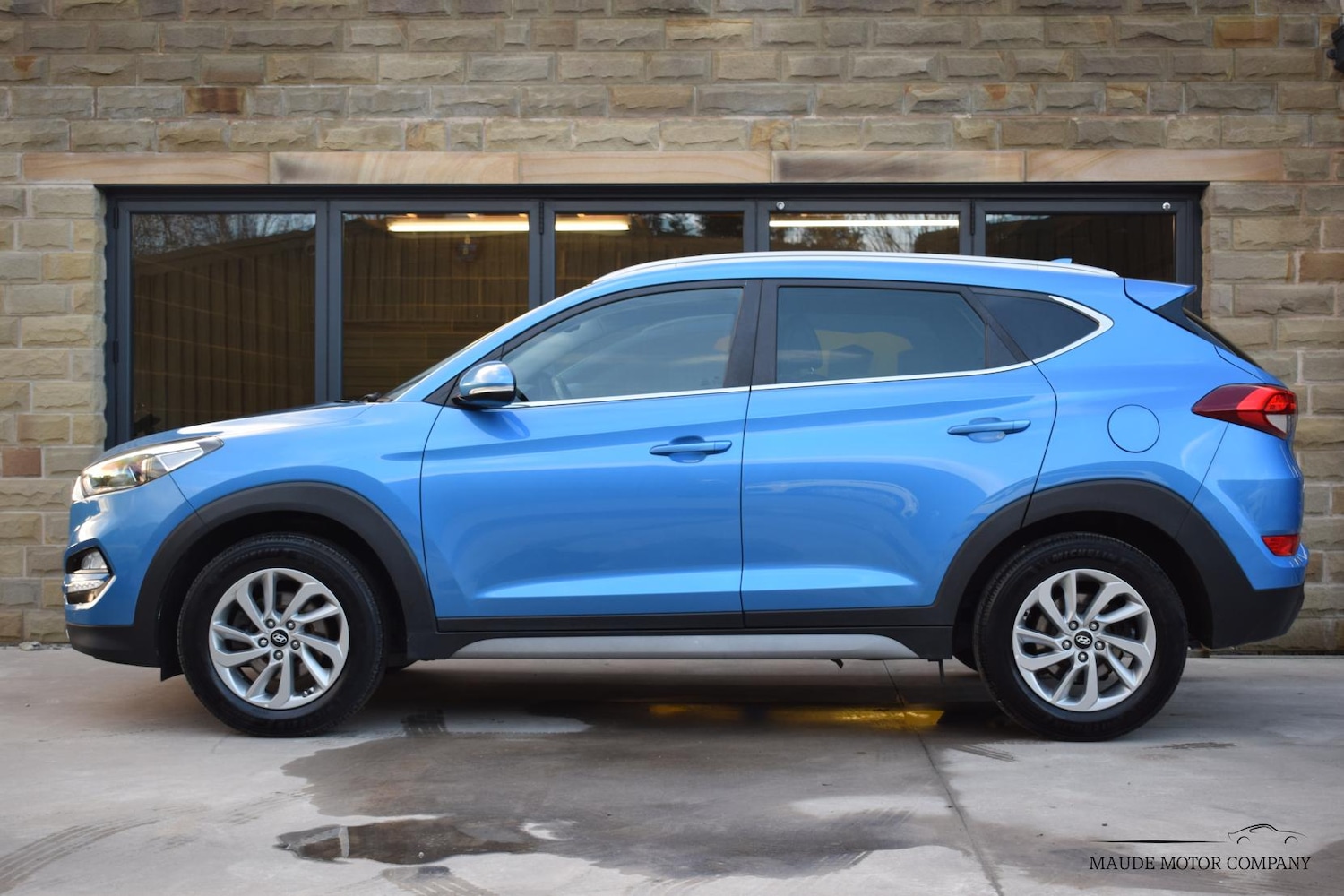 Used Hyundai TUCSON 2017 for sale - 76925331: Photo 2