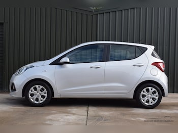 Used Hyundai i10 2015 for sale - 76818111: Photo