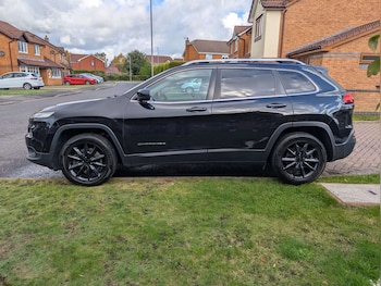 Used Jeep Cherokee 2015 for sale - 76290998: Photo 2
