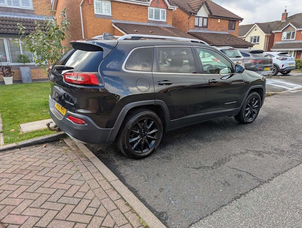 Used Jeep Cherokee 2015 for sale - 76290998: Photo 3