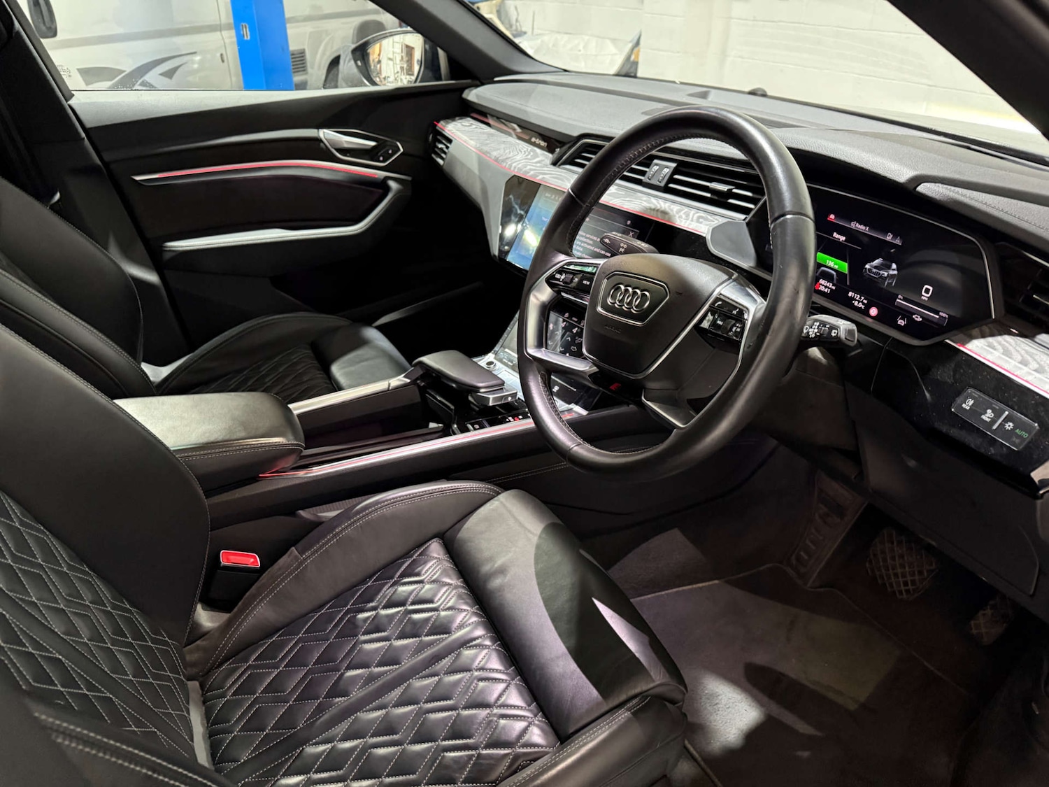 Used Audi e-tron 2021 for sale - 76830099: Photo 32