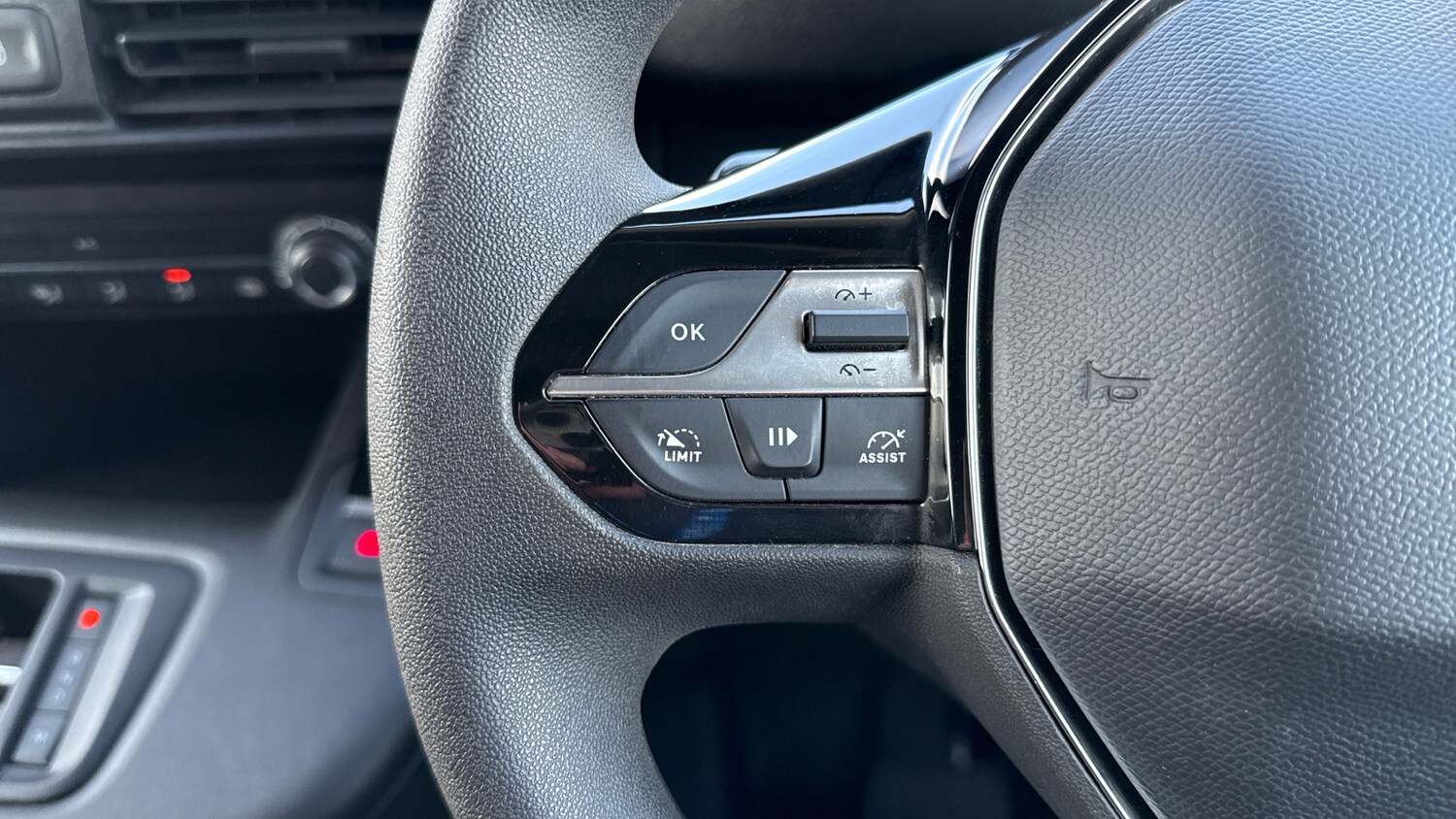 Used Peugeot Partner 2024 for sale - 77599585: Photo 23