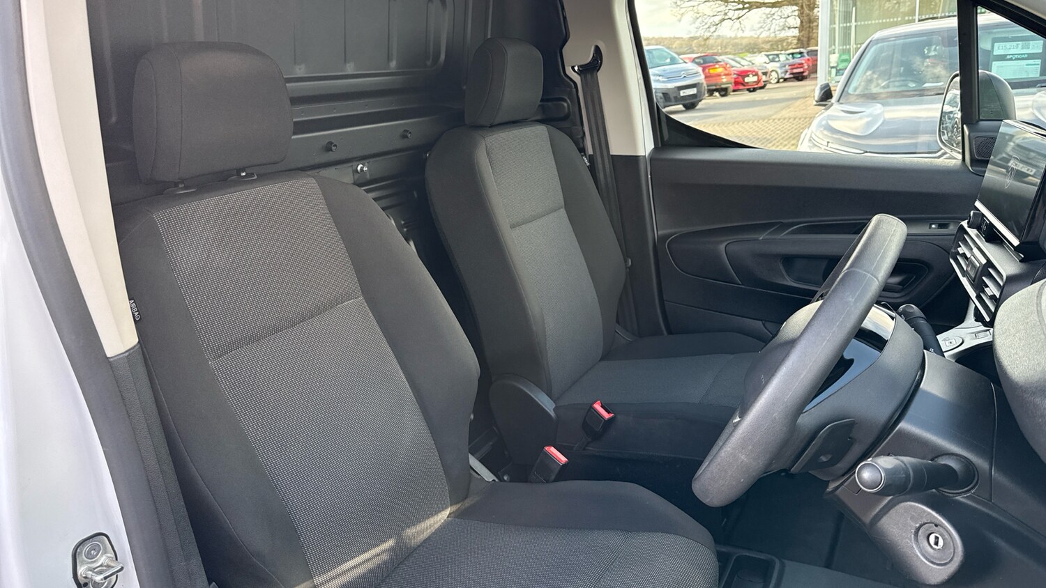 Used Peugeot Partner 2024 for sale - 77599585: Photo 38