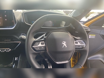 Used Peugeot 208 2023 for sale - 76190398: Photo